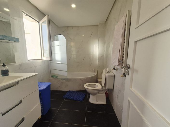 Image No.15-2 Bed Townhouse for sale