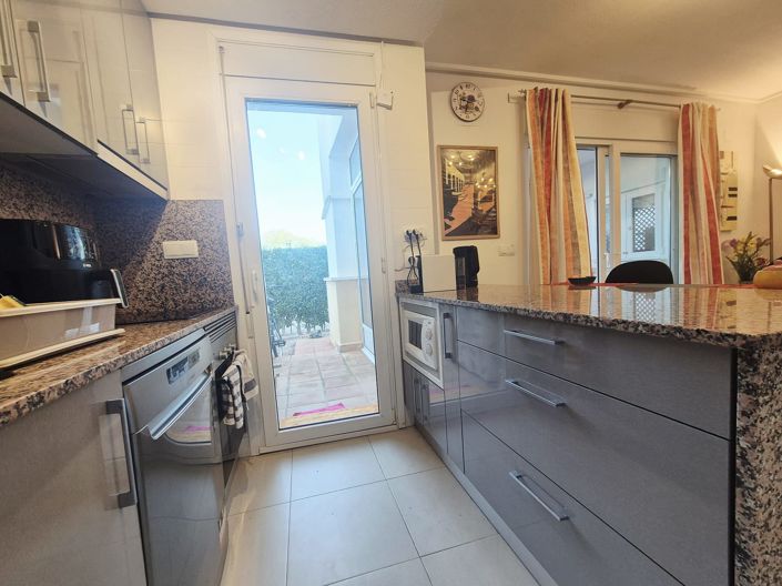 Image No.9-2 Bed Townhouse for sale