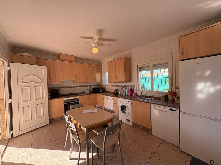 Image No.11-3 Bed Villa / Detached for sale