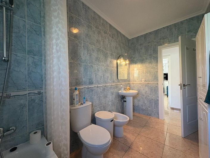 Image No.17-3 Bed Villa / Detached for sale