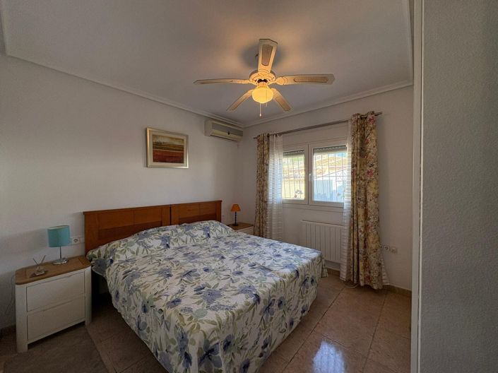 Image No.18-3 Bed Villa / Detached for sale