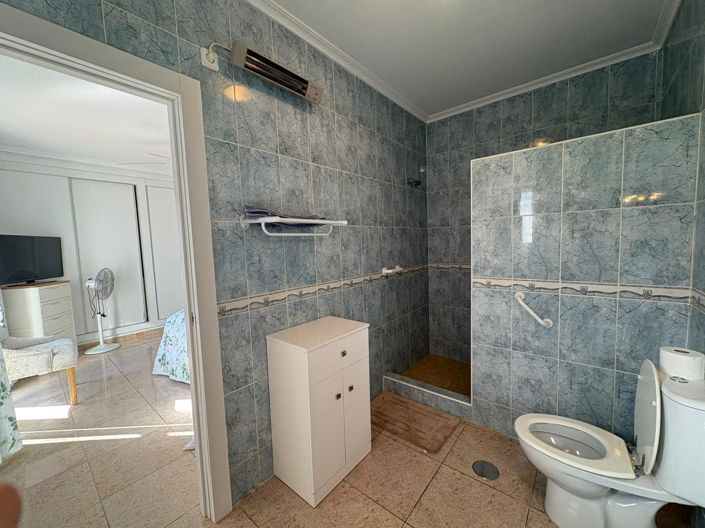 Image No.21-3 Bed Villa / Detached for sale