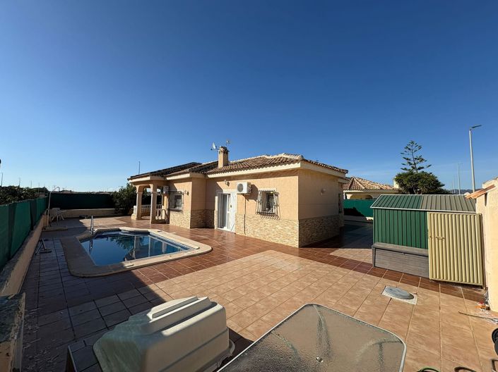 Image No.28-3 Bed Villa / Detached for sale