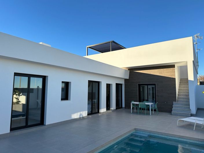 Image No.10-3 Bed Villa / Detached for sale