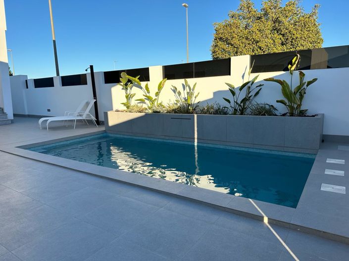 Image No.11-3 Bed Villa / Detached for sale