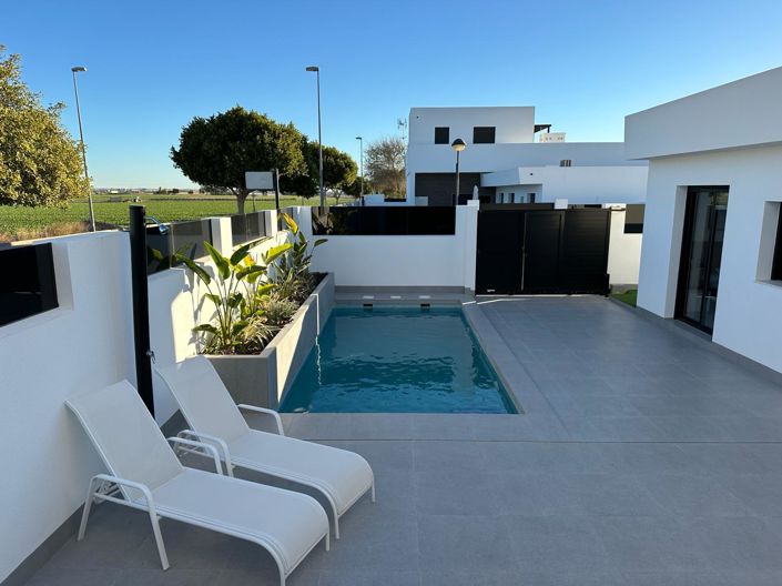 Image No.13-3 Bed Villa / Detached for sale