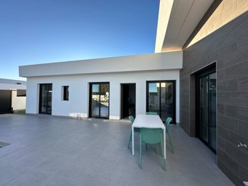 whatsapp-image-2024-03-05-at-185622-20