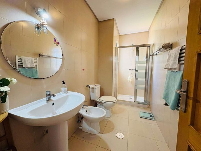 Image No.12-3 Bed Villa / Detached for sale