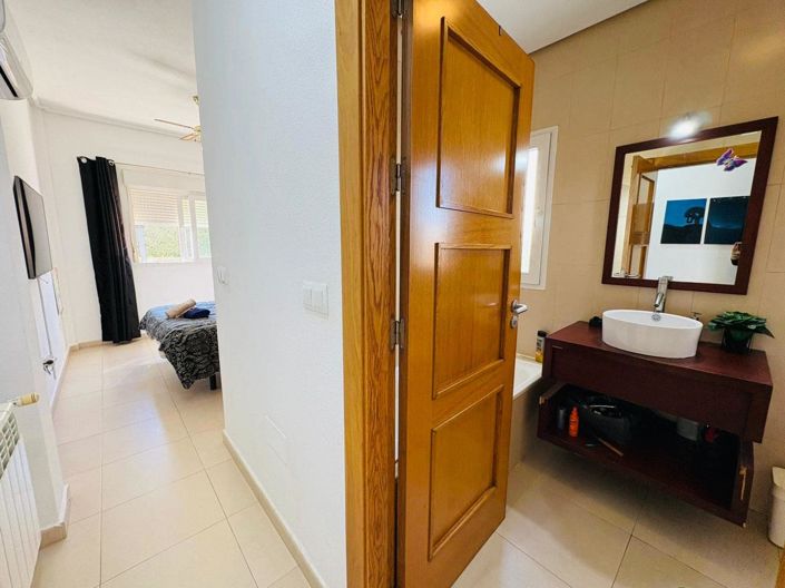 Image No.15-3 Bed Villa / Detached for sale