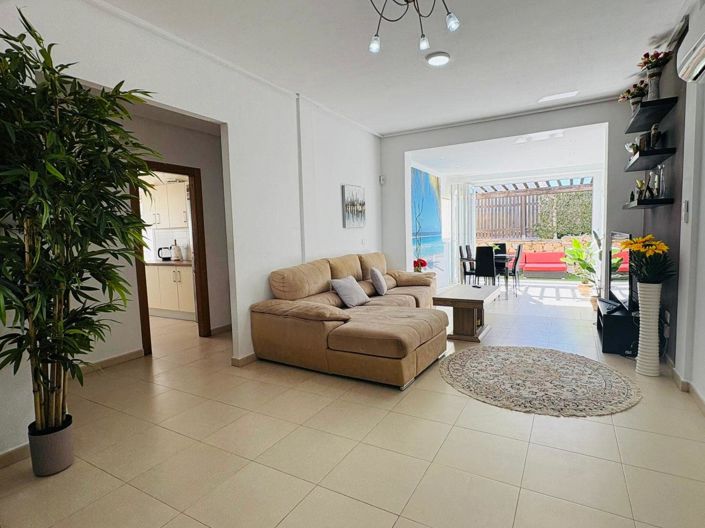 Image No.3-3 Bed Villa / Detached for sale