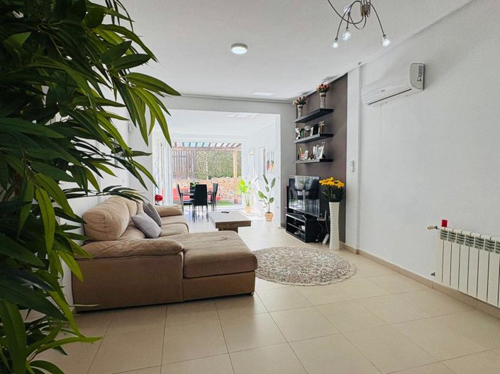 Image No.4-3 Bed Villa / Detached for sale