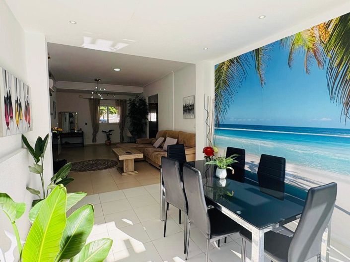 Image No.7-3 Bed Villa / Detached for sale