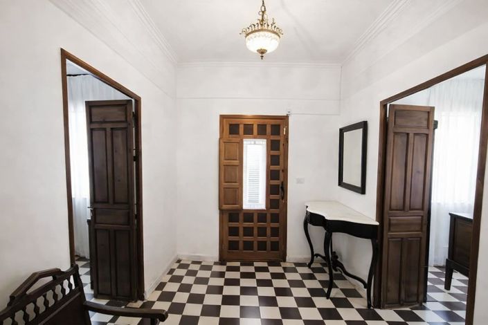 Image No.2-4 Bed Villa / Detached for sale