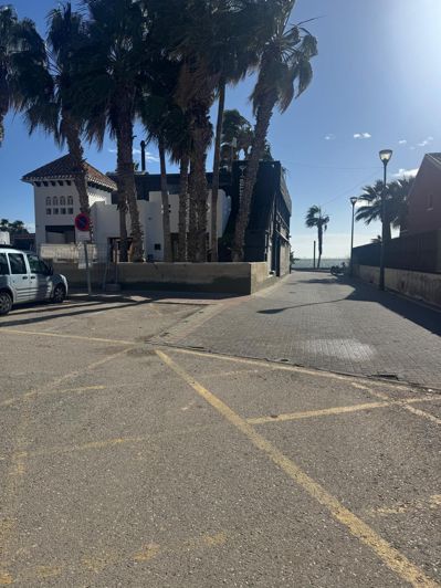 Image No.14-3 Bed Townhouse for sale