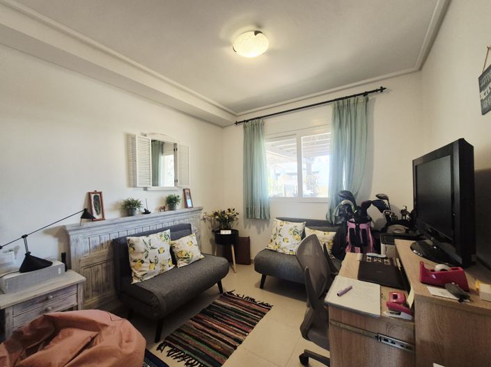 Image No.20-2 Bed Townhouse for sale