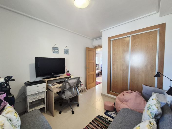 Image No.21-2 Bed Townhouse for sale