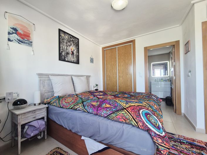 Image No.26-2 Bed Townhouse for sale