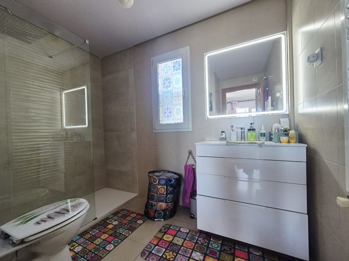 Image No.28-2 Bed Townhouse for sale