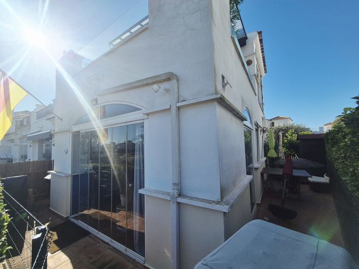 Image No.37-2 Bed Townhouse for sale