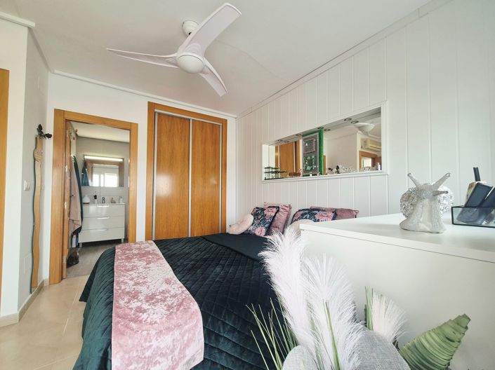 Image No.11-2 Bed Townhouse for sale