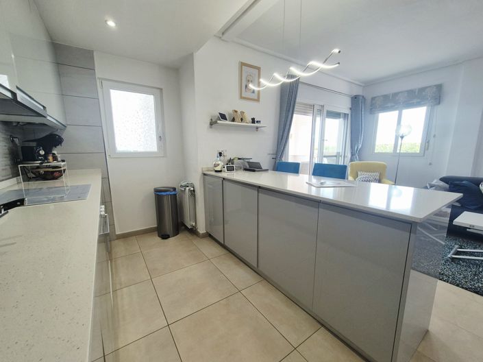 Image No.12-2 Bed Townhouse for sale
