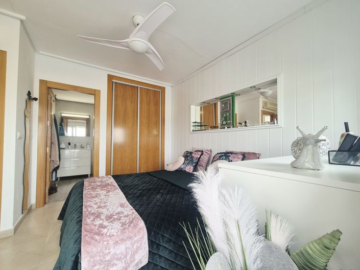 Image No.17-2 Bed Townhouse for sale