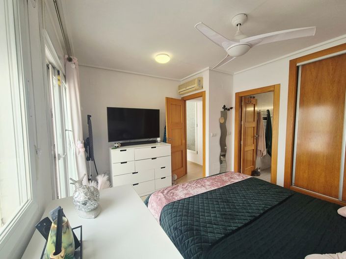 Image No.19-2 Bed Townhouse for sale