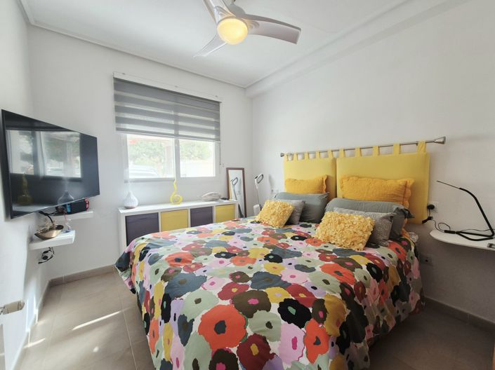 Image No.20-2 Bed Townhouse for sale