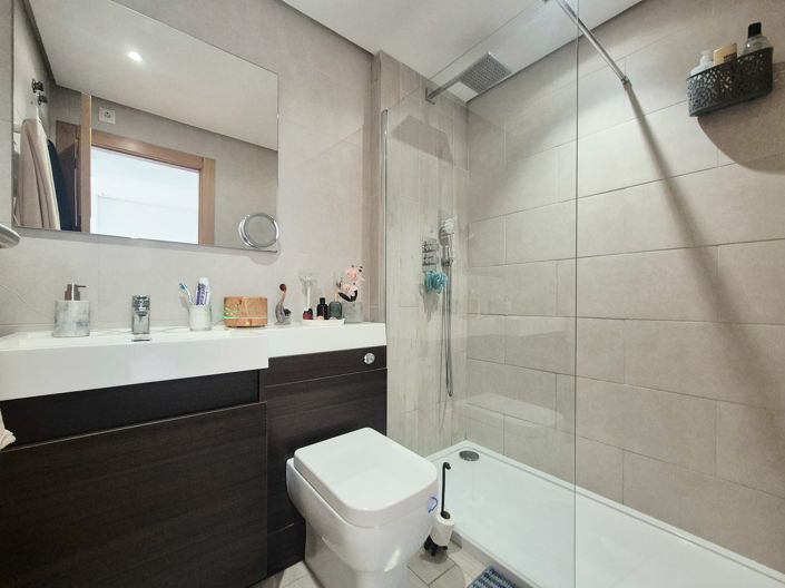 Image No.21-2 Bed Townhouse for sale