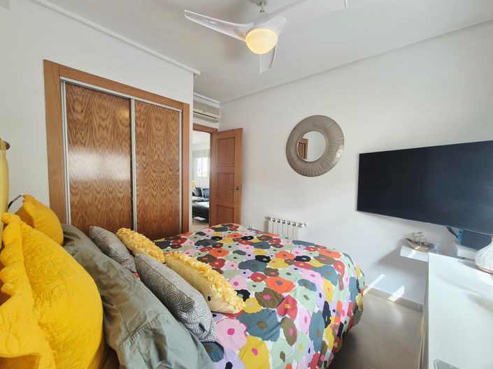 Image No.23-2 Bed Townhouse for sale