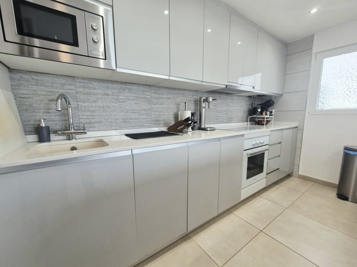 Image No.26-2 Bed Townhouse for sale