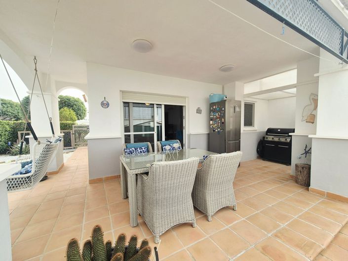 Image No.37-2 Bed Townhouse for sale