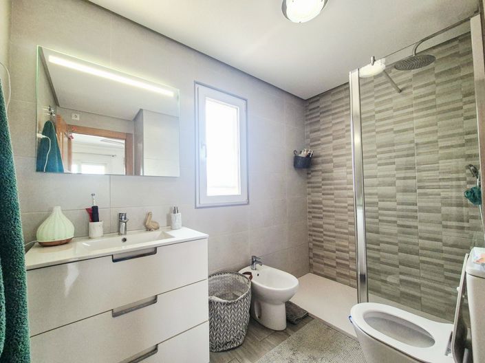 Image No.4-2 Bed Townhouse for sale