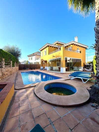 Image No.19-3 Bed Villa / Detached for sale