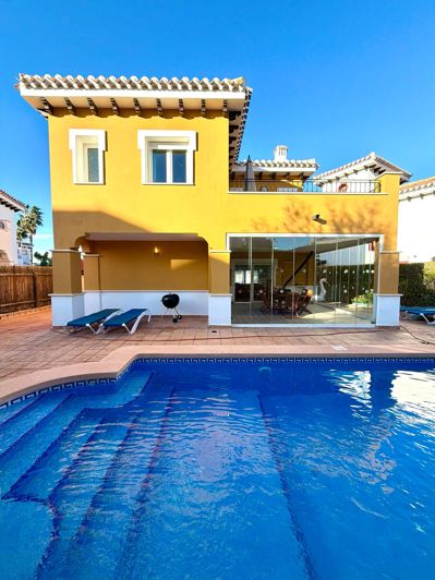 Image No.21-3 Bed Villa / Detached for sale