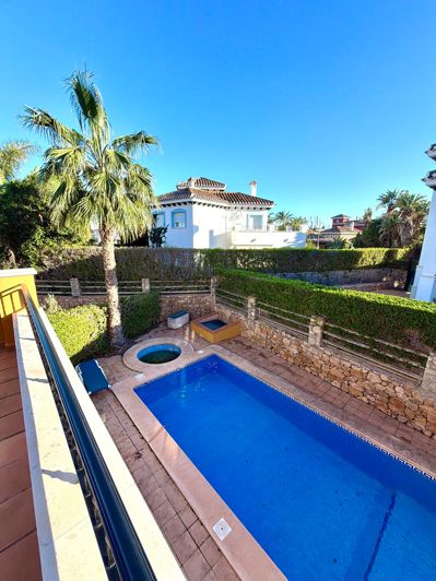 Image No.40-3 Bed Villa / Detached for sale