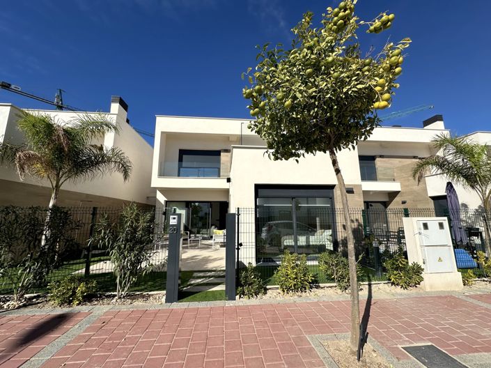 Image No.3-3 Bed Villa for sale