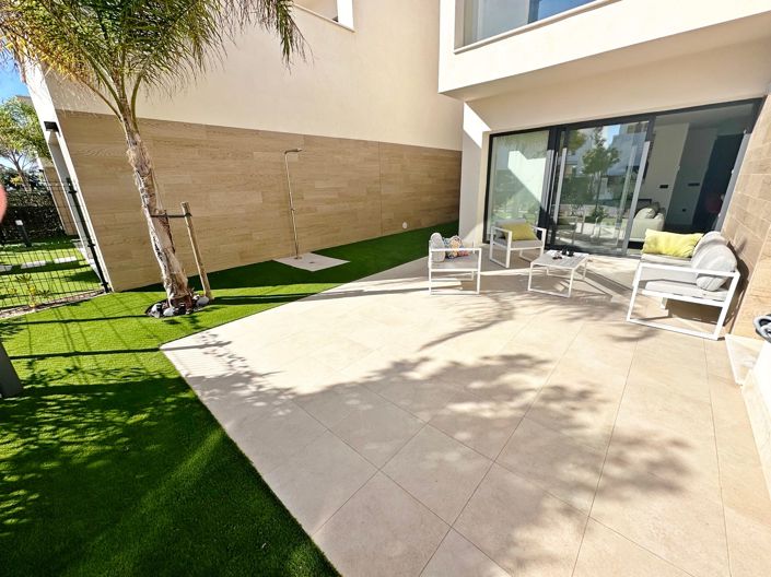 Image No.4-3 Bed Villa / Detached for sale