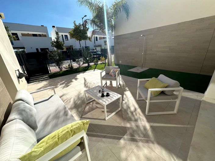 Image No.5-3 Bed Villa / Detached for sale