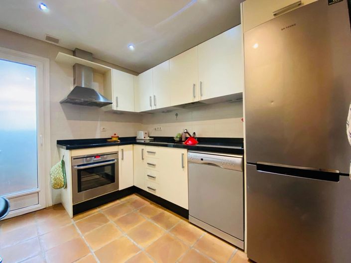 Image No.8-2 Bed Apartment for sale