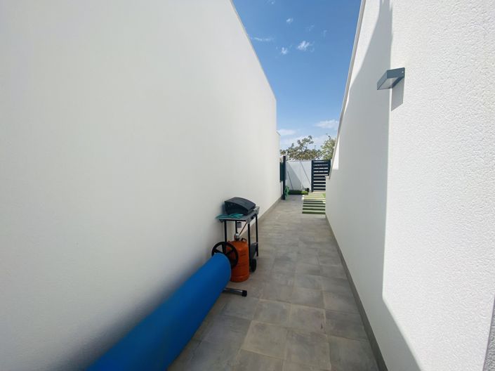 Image No.19-2 Bed Villa for sale
