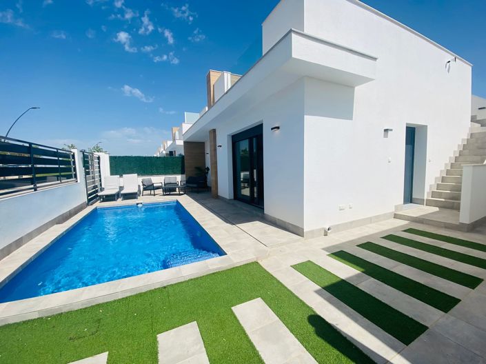 Image No.2-2 Bed Villa / Detached for sale