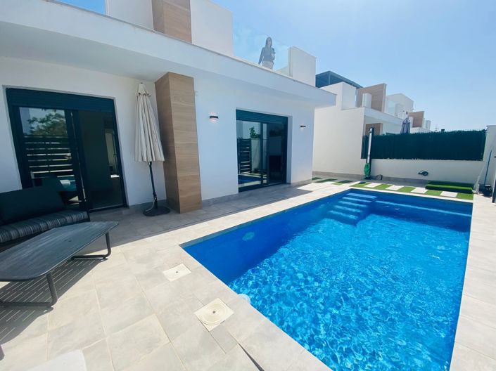 Image No.3-2 Bed Villa / Detached for sale