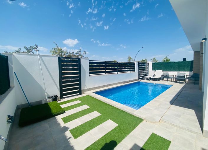 Image No.4-2 Bed Villa / Detached for sale