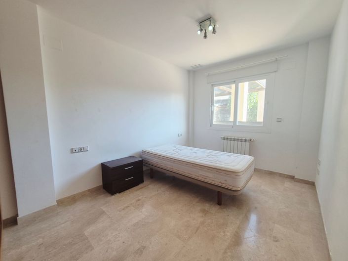 Image No.14-4 Bed Villa for sale