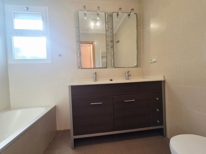 Image No.20-4 Bed Villa for sale