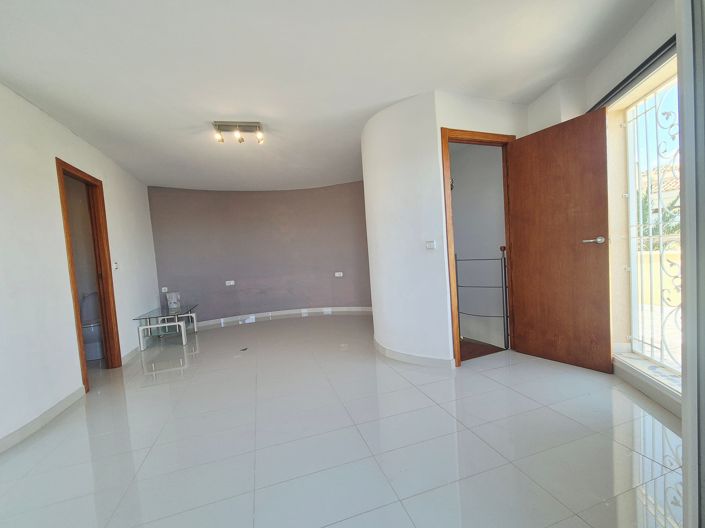 Image No.23-4 Bed Villa for sale