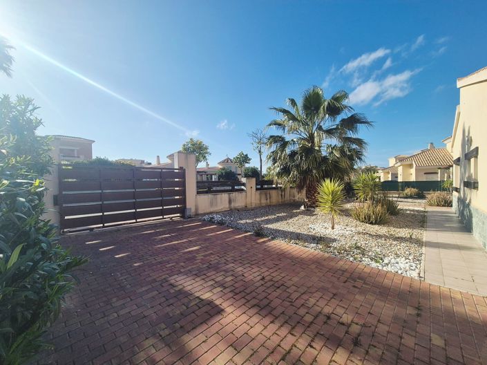 Image No.4-4 Bed Villa for sale