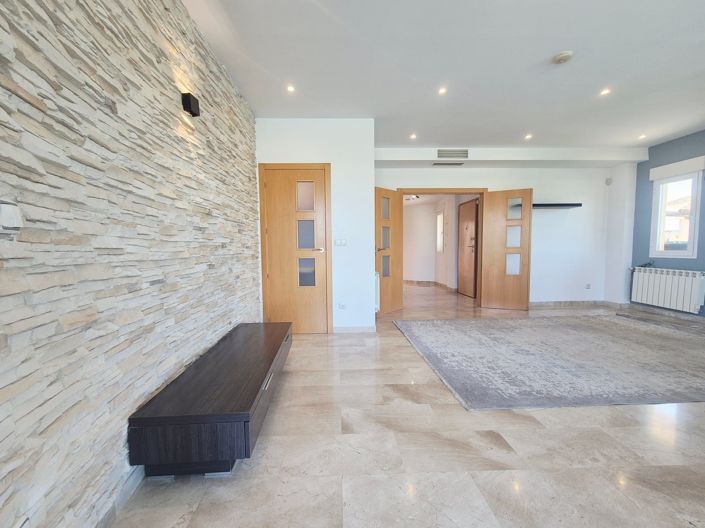 Image No.7-4 Bed Villa for sale