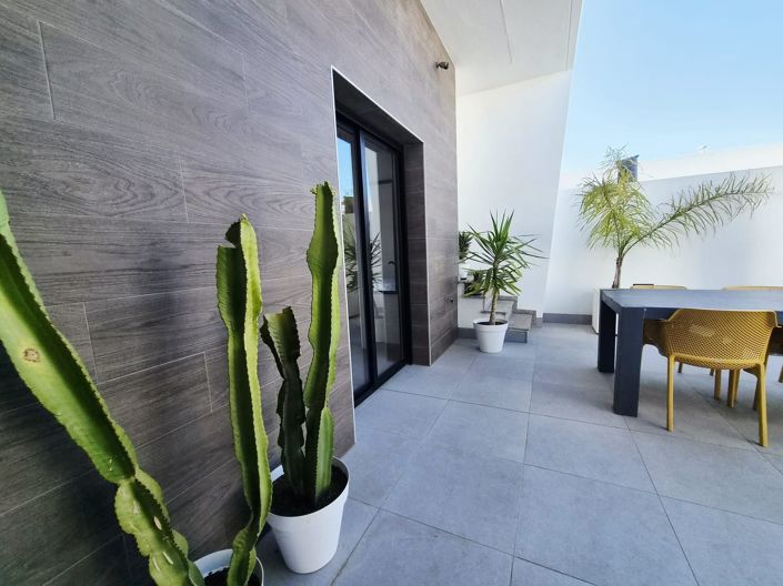 Image No.23-2 Bed Villa / Detached for sale